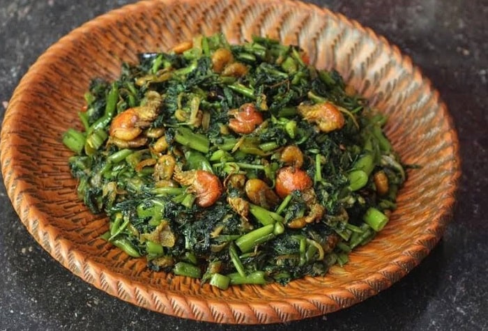 চিংড়ি ও কলমি শাক